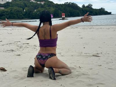 667895381: Chica busca chico en La Coruña