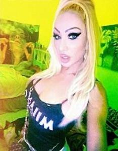 611203234: Travesti en Barcelona