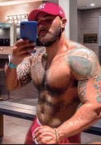 614383824: Chico busca chica en Barcelona