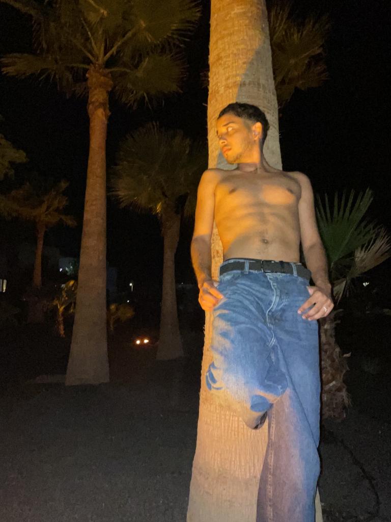 687161523: Chico busca chica en Las Palmas