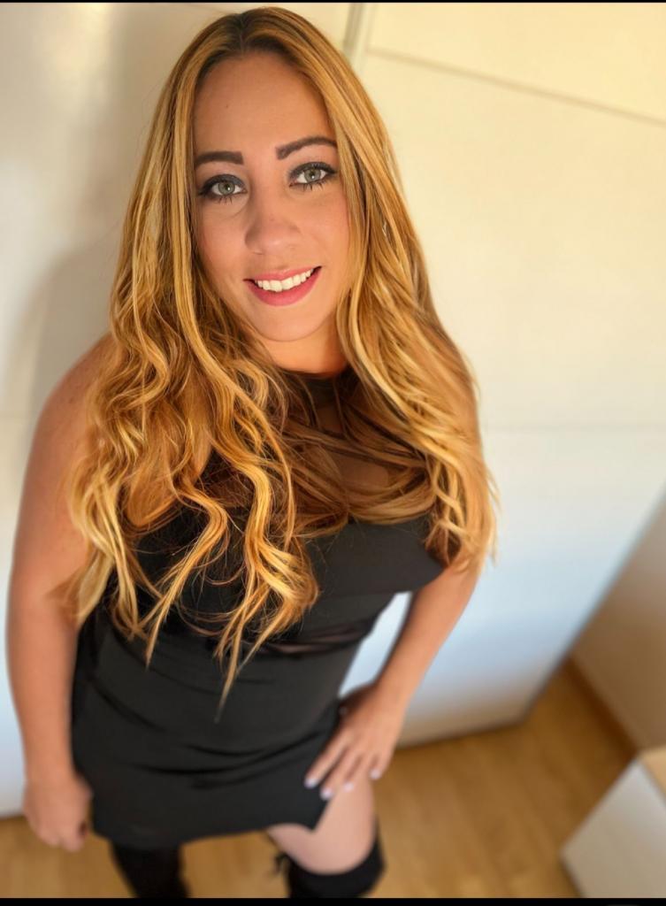 Chica busca chico en Granada: 