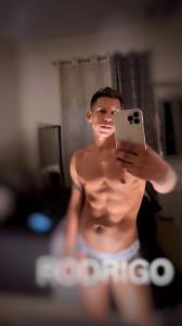 654979926: Chico busca chica en León