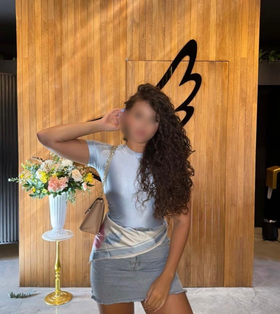 684794678: Chica busca chico en Málaga