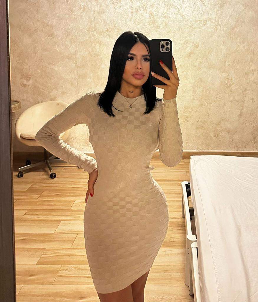 Chica busca chico en Ibiza: 