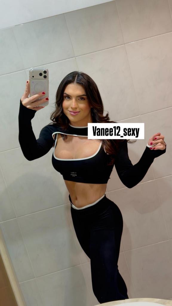 670758043: Travesti en Barcelona