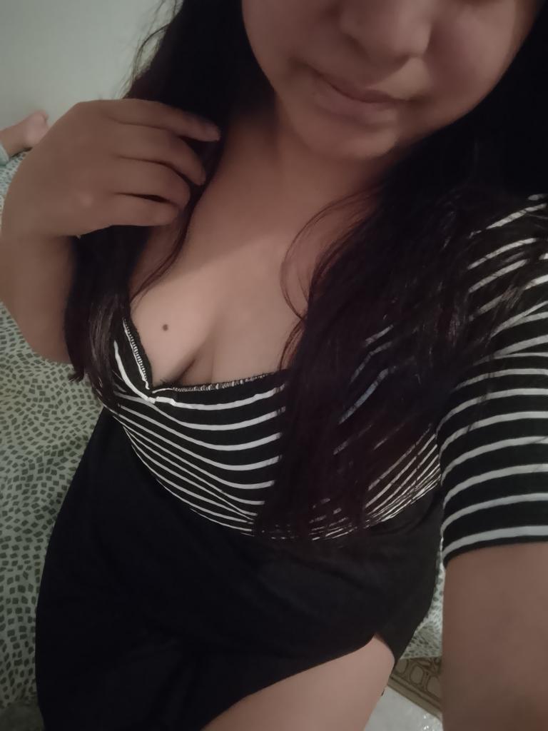 613861081: Chica busca chico en Madrid