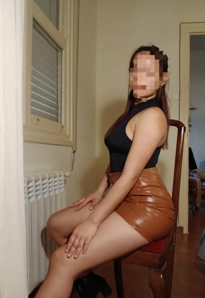 631486665: Chica busca chico en Cantabria