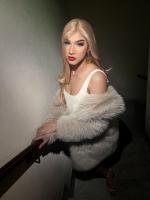 627421704: Travesti en León