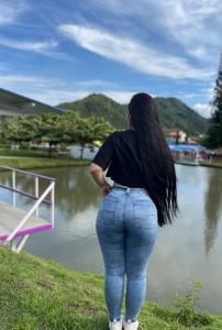 672886635: Chica busca chico en Cádiz