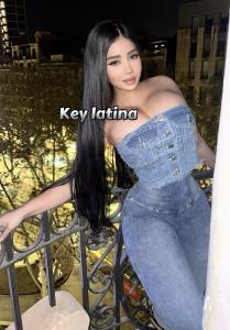 654697474: Chica busca chico en Barcelona