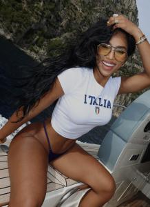 747860564: Chica busca chico en Madrid