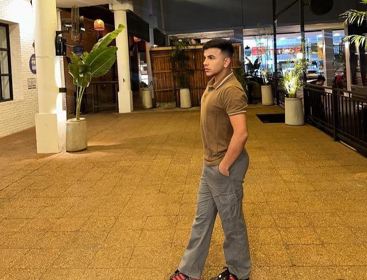 Chico busca chica en Las Palmas: 