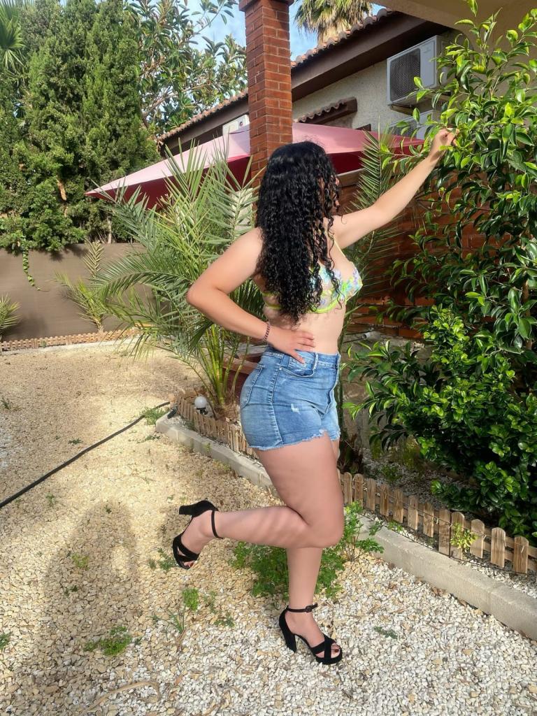 674407972: Chica busca chico en Barcelona