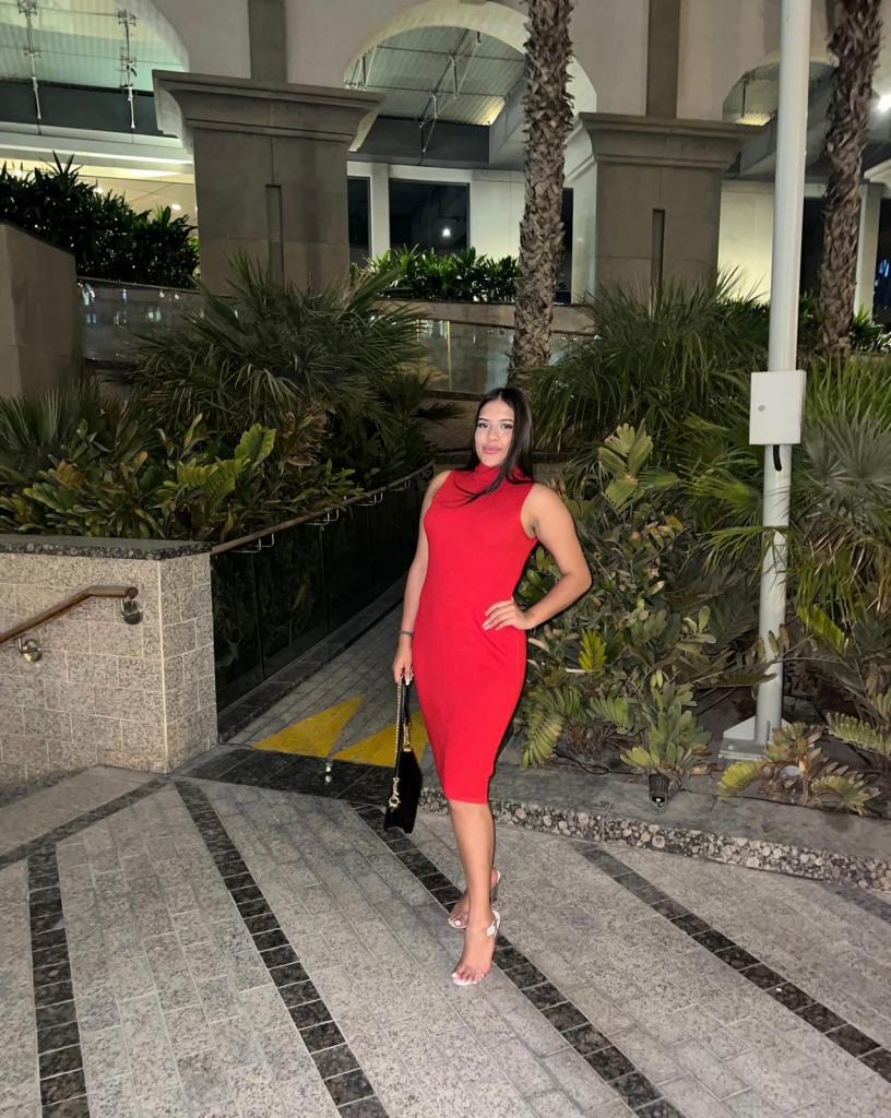 Chica busca chico en Alicante: Chica busca chico