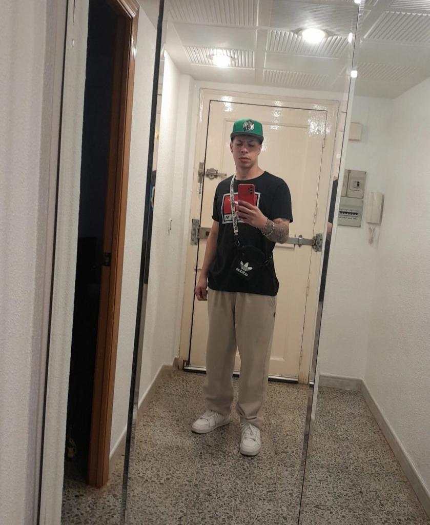 624721737: Chico busca chica en Zaragoza