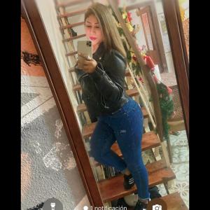 617785811: Chica busca chico en Barcelona