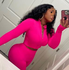 617763568: Chica busca chico en Sevilla