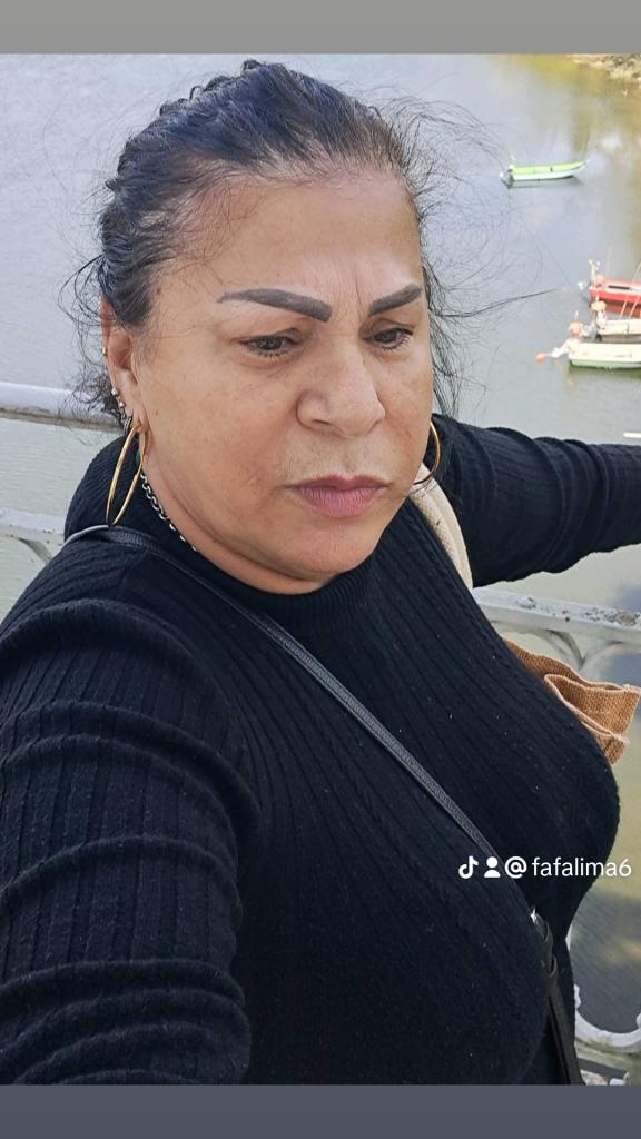 605441210: Chica busca chico en Pontevedra