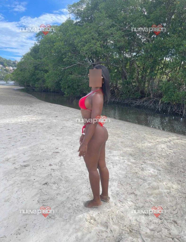 Chica busca chico en Ibiza: 