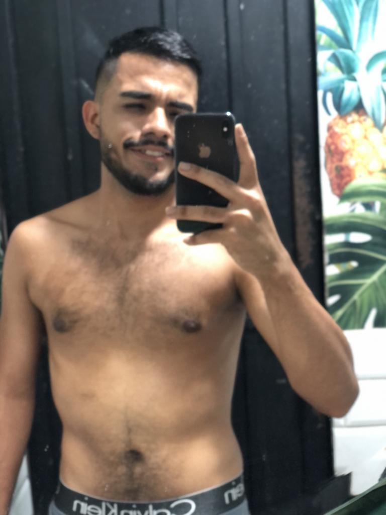 Chico busca chica en Sevilla: 