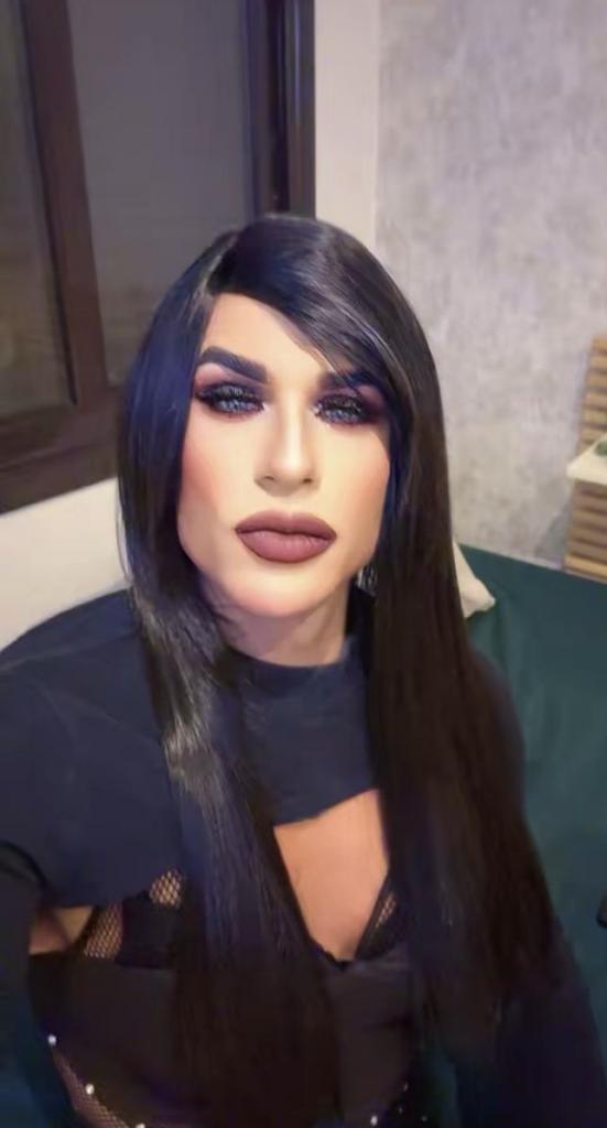 613811244: Travesti en Barcelona