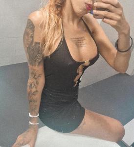 692964063: Chica busca chico en Madrid