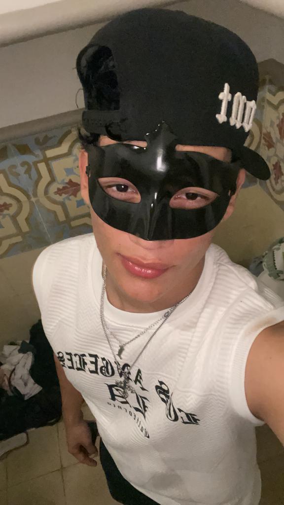 604361387: Chico busca chica en Madrid