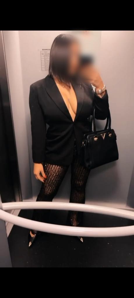 Chica busca chico en Ibiza: 