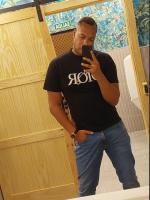 675463430: Chico busca chica en Sevilla