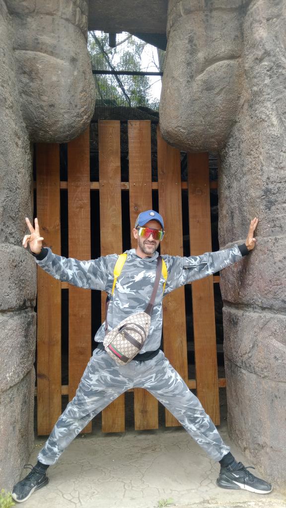 Chico busca chica en Sevilla: 