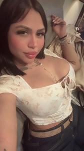 647083903: Chica busca chico en Sevilla