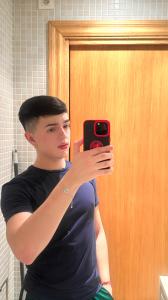 695313803: Chico busca chica en Barcelona