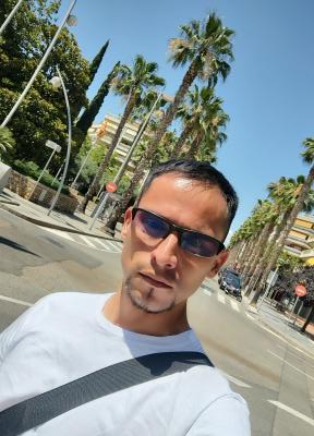 602702717: Chico busca chica en Tarragona