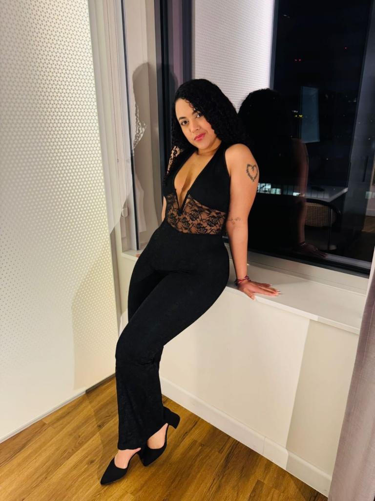 Chica busca chico en Almería: 