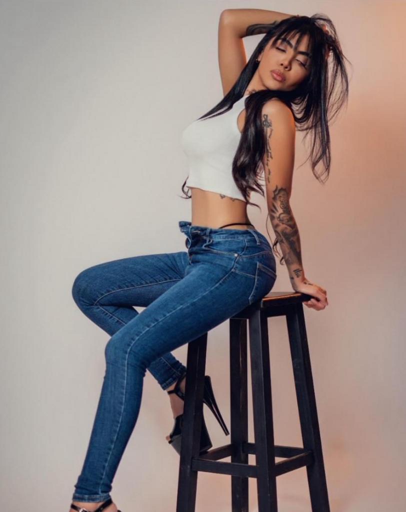 Chica busca chico en Menorca: 