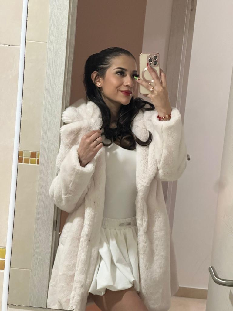 633189461: Chica busca chico en Málaga