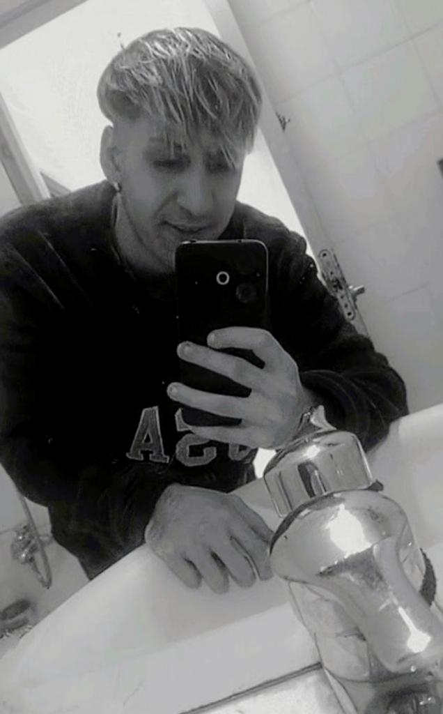 617297243: Chico busca chica en Almería