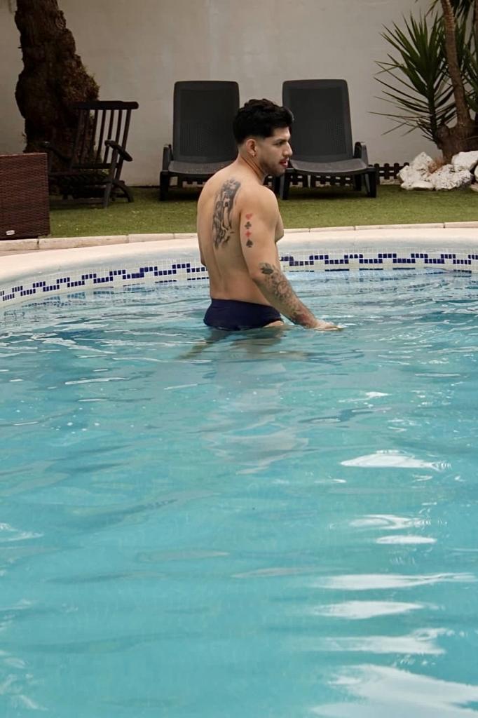 Chico busca chica en Sevilla: 