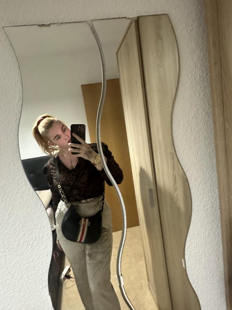 614957437: Chica busca chico en Valencia