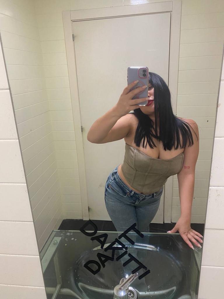 613693633: Chica busca chico en Málaga