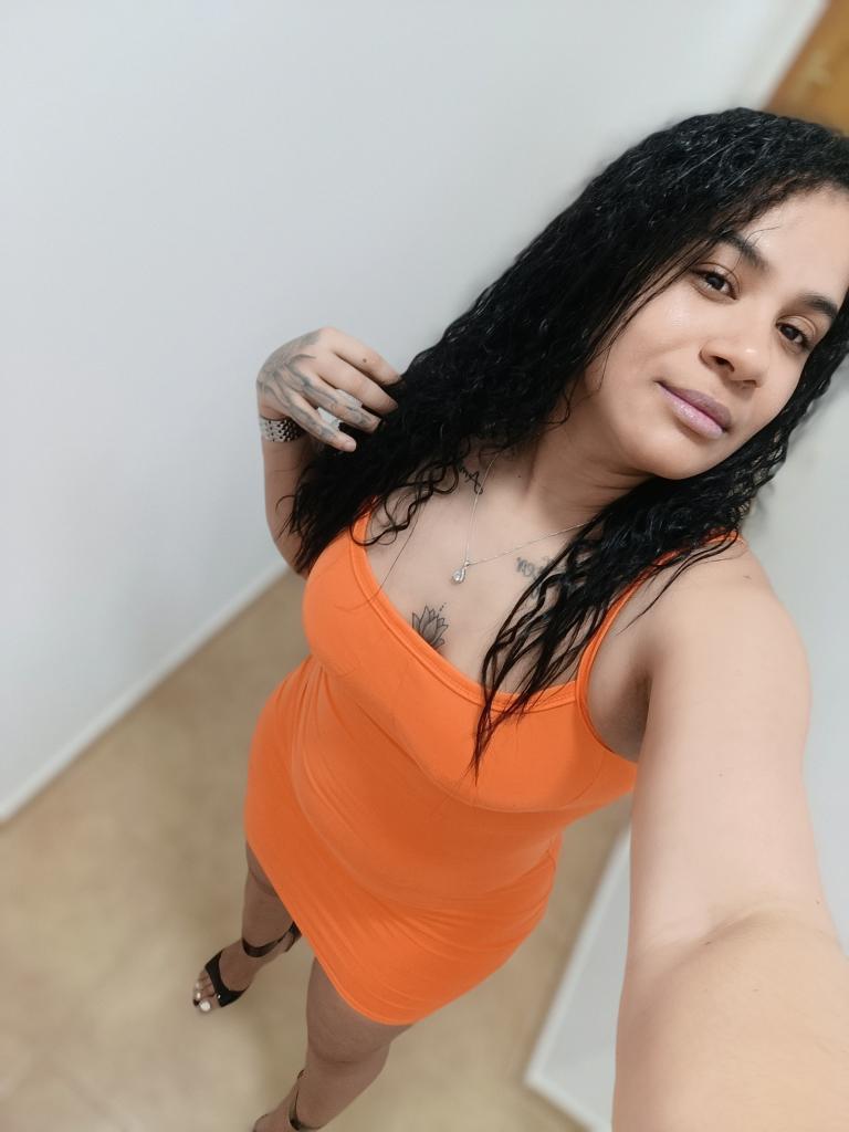 643139434: Chica busca chico en La Coruña