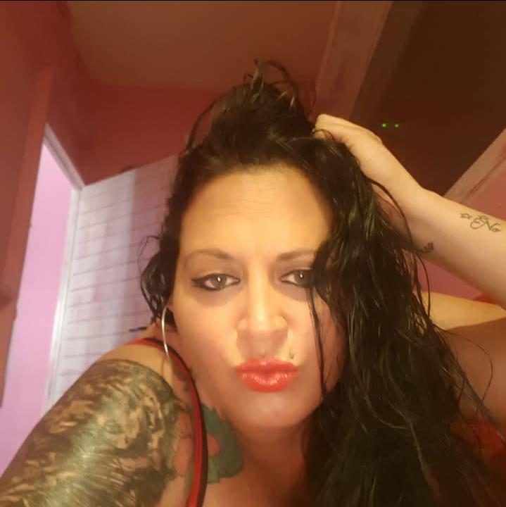 Chica busca chico en Cádiz: 