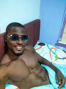 631772623: Chico busca chica en Madrid