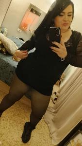 631507079: Chica busca chico en La Coruña