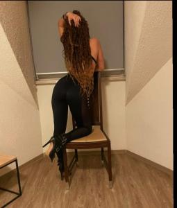 632277442: Chica busca chico en Cantabria