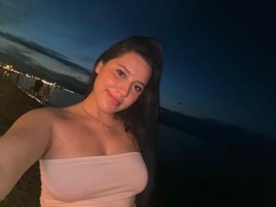 742084596: Chica busca chico en Valencia