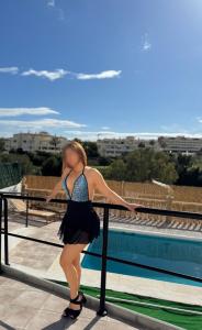 647315397: Chica busca chico en Madrid