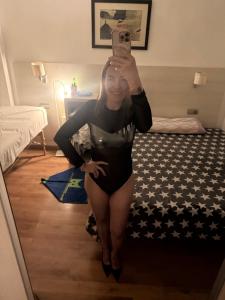 631888679: Chica busca chico en Tarragona