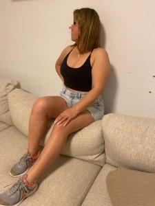 605487085: Chica busca chico en Granada