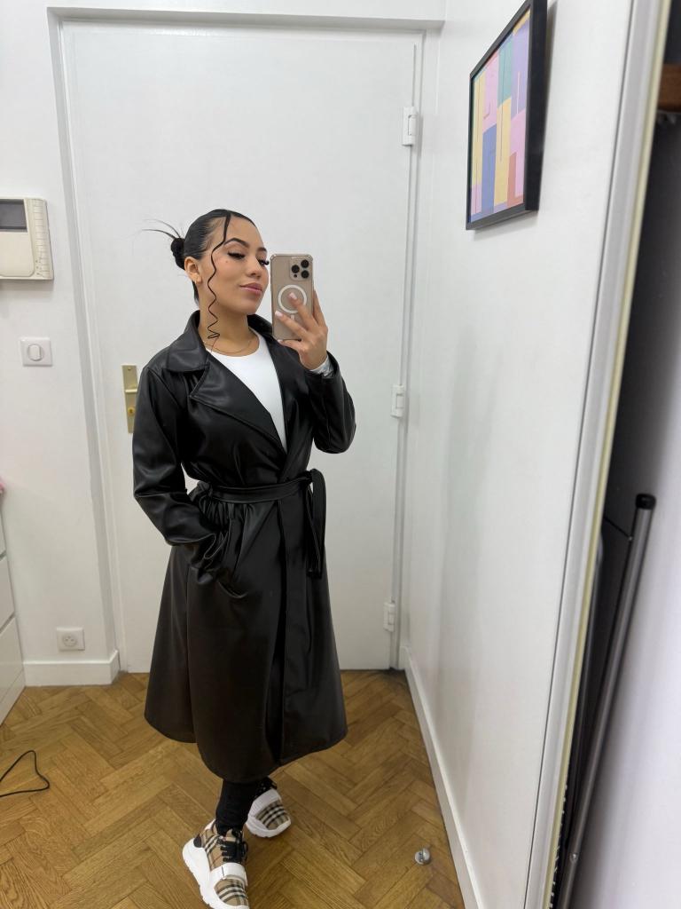 631061539: Chica busca chico en Gerona